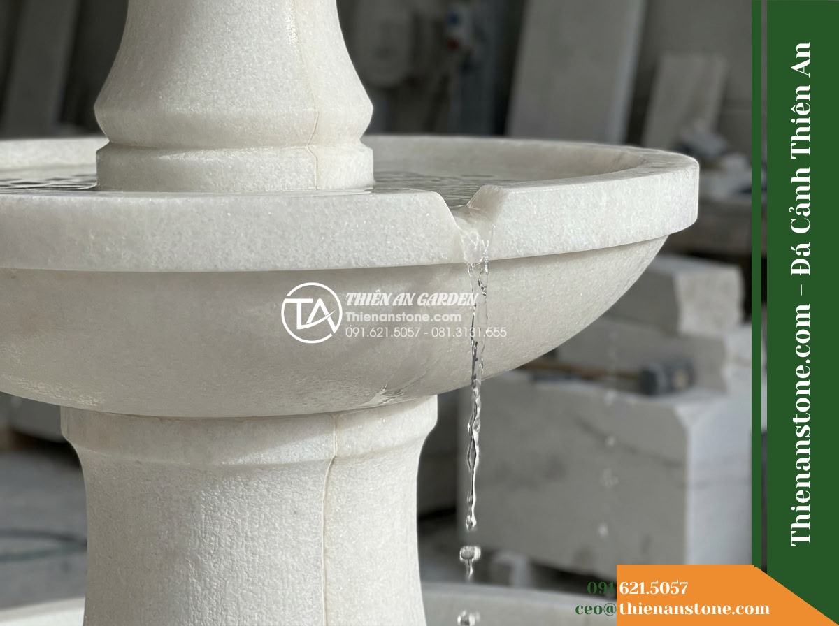 Đài Phun Tam Bát Nối Tiếp 3 Tầng, Bát D80cm Cao 1.1m - Hình 4 Đài Phun Tam Bát Nối Tiếp 3 Tầng, Bát D80cm Cao 1.1m - Angled technical view focusing on the carved drip groove and structural joint be
