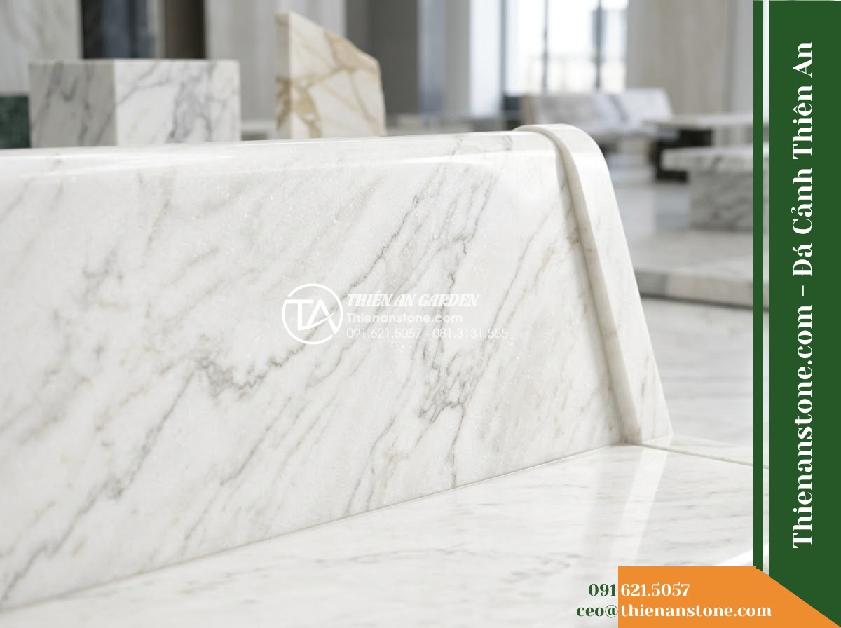 Ghế Đá Công Viên Có Tựa Thấp Mộc An 140x45x75cm - Đá Xanh Cẩm Thạch - Hình 6 Ghế Đá Công Viên Có Tựa Thấp Mộc An 140x45x75cm - Đá Xanh Cẩm Thạch - Showroom display of various green marble stone benches at Da Canh Thien An, prof