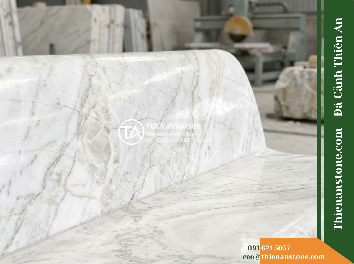 Ghế Đá Granite Nguyên Khối An Khang – Kích thước 145 x 42 x 45 cm – Kiểu dáng nhỏ gọn, bo cong toàn bộ cạnh ngoài. Chất liệu đá granite