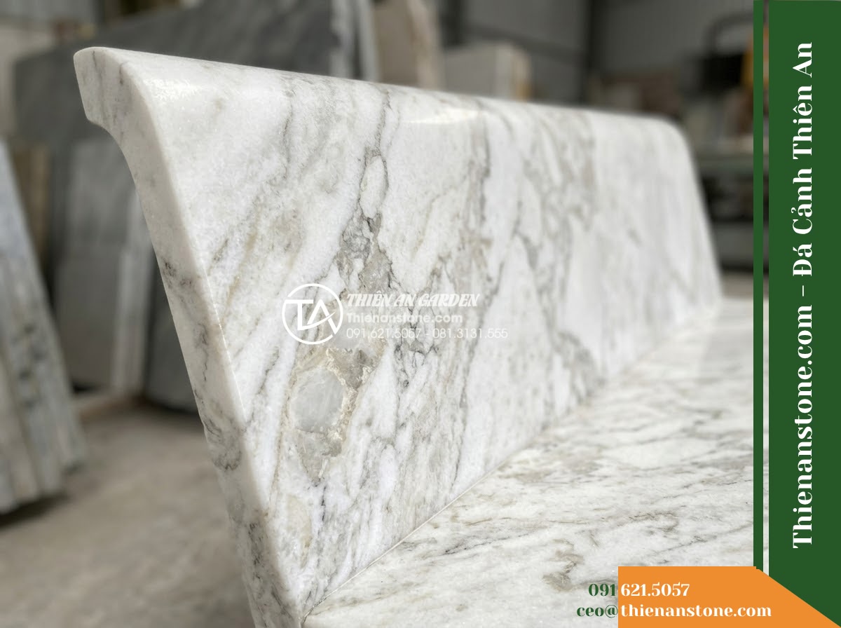 Ghế Đá Granite Nguyên Khối An Khang – Kích thước 145 x 42 x 45 cm – Kiểu dáng nhỏ gọn, bo cong toàn bộ cạnh ngoài. Chất liệu đá granite
