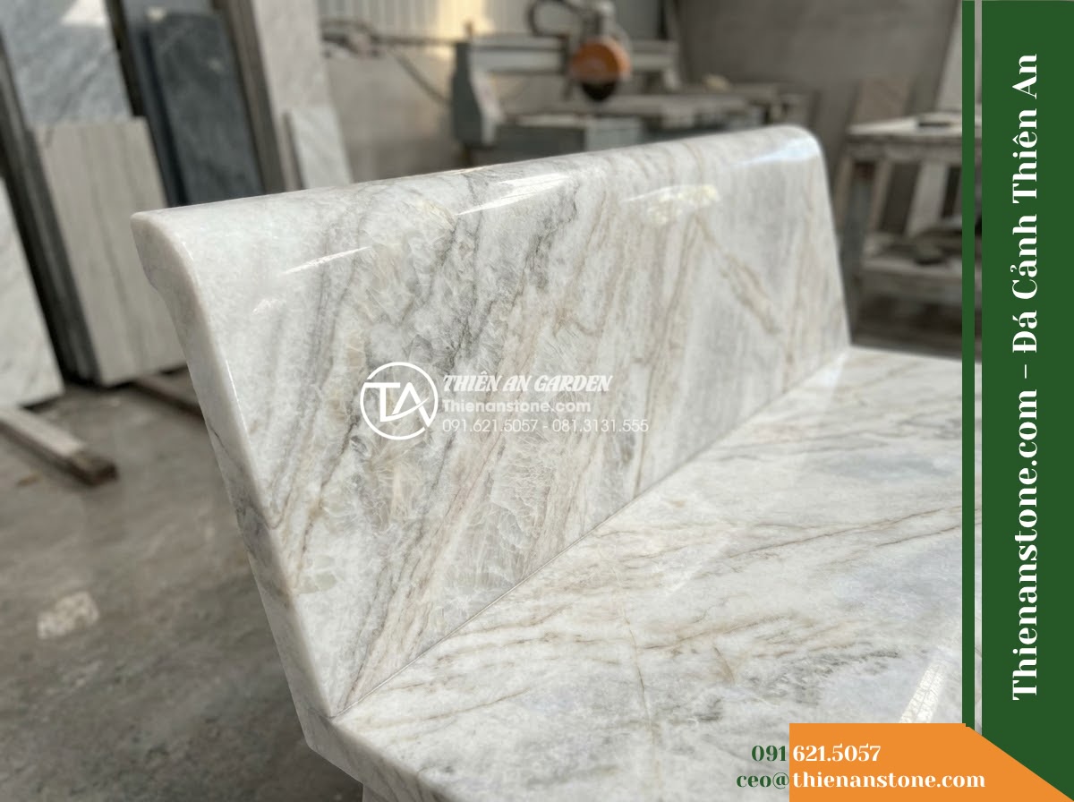 Ghế Đá Granite Nguyên Khối Đại An – Kích thước 170 x 50 x 45 cm – Kiểu dáng mặt rộng bo mềm, chân liền khối hiện đại. Chất liệu đá granite