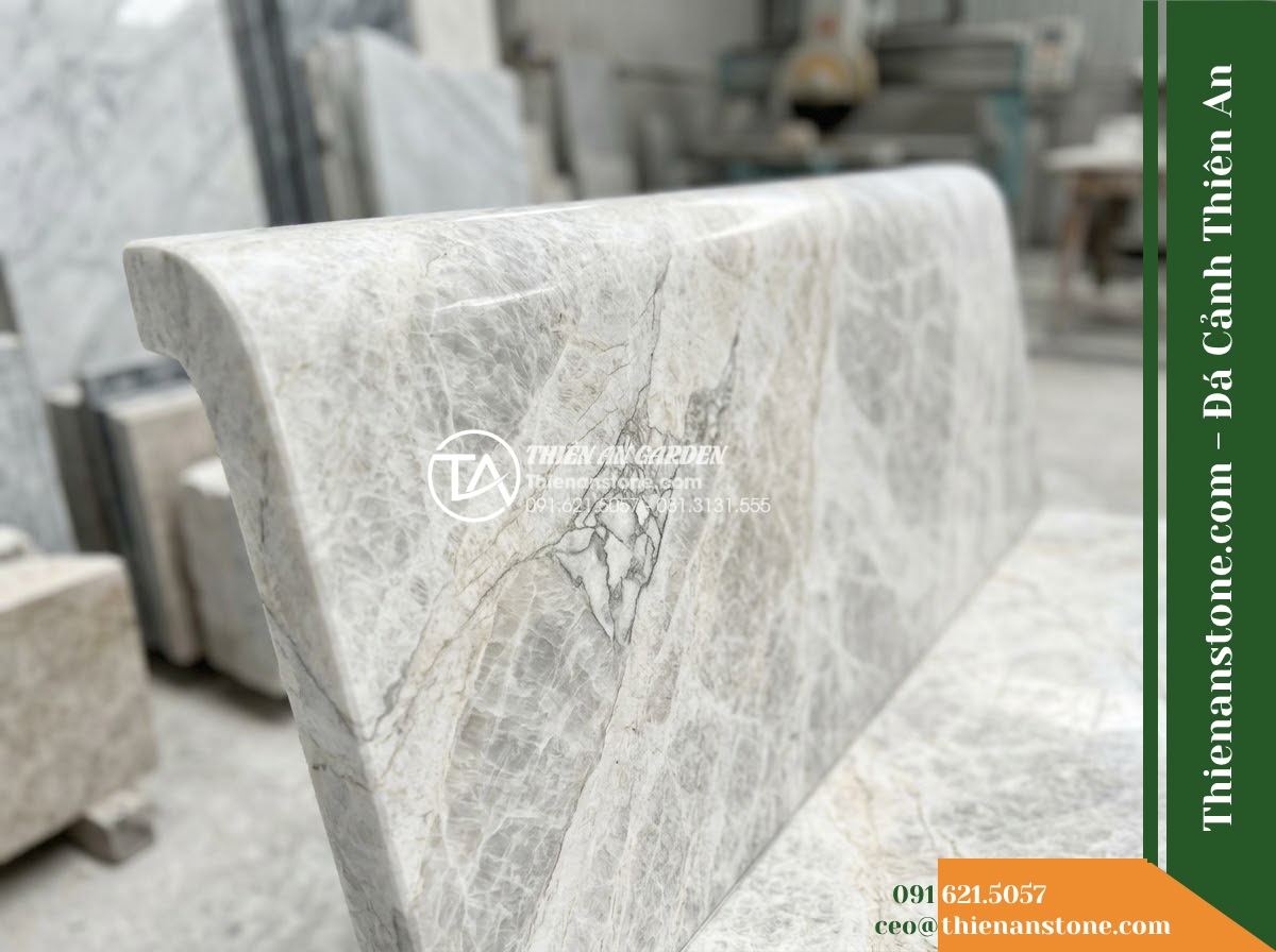 Ghế Đá Granite Nguyên Khối Đức Phát – Kích thước 200 x 48 x 45 cm – Kiểu dáng băng siêu dài, chân trụ ba điểm. Chất liệu đá granite