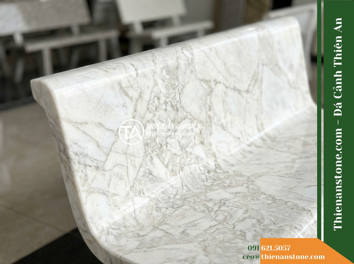 Ghế Đá Granite Nguyên Khối Đức Phát – Kích thước 200 x 48 x 45 cm – Kiểu dáng băng siêu dài, chân trụ ba điểm. Chất liệu đá granite