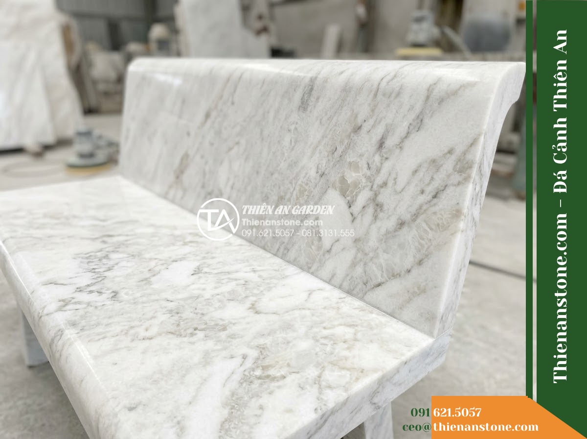 Ghế Đá Granite Nguyên Khối Hòa Bình – Kích thước 180 x 45 x 44 cm – Kiểu dáng băng thấp, chân chữ U vuông vức. Chất liệu đá granite