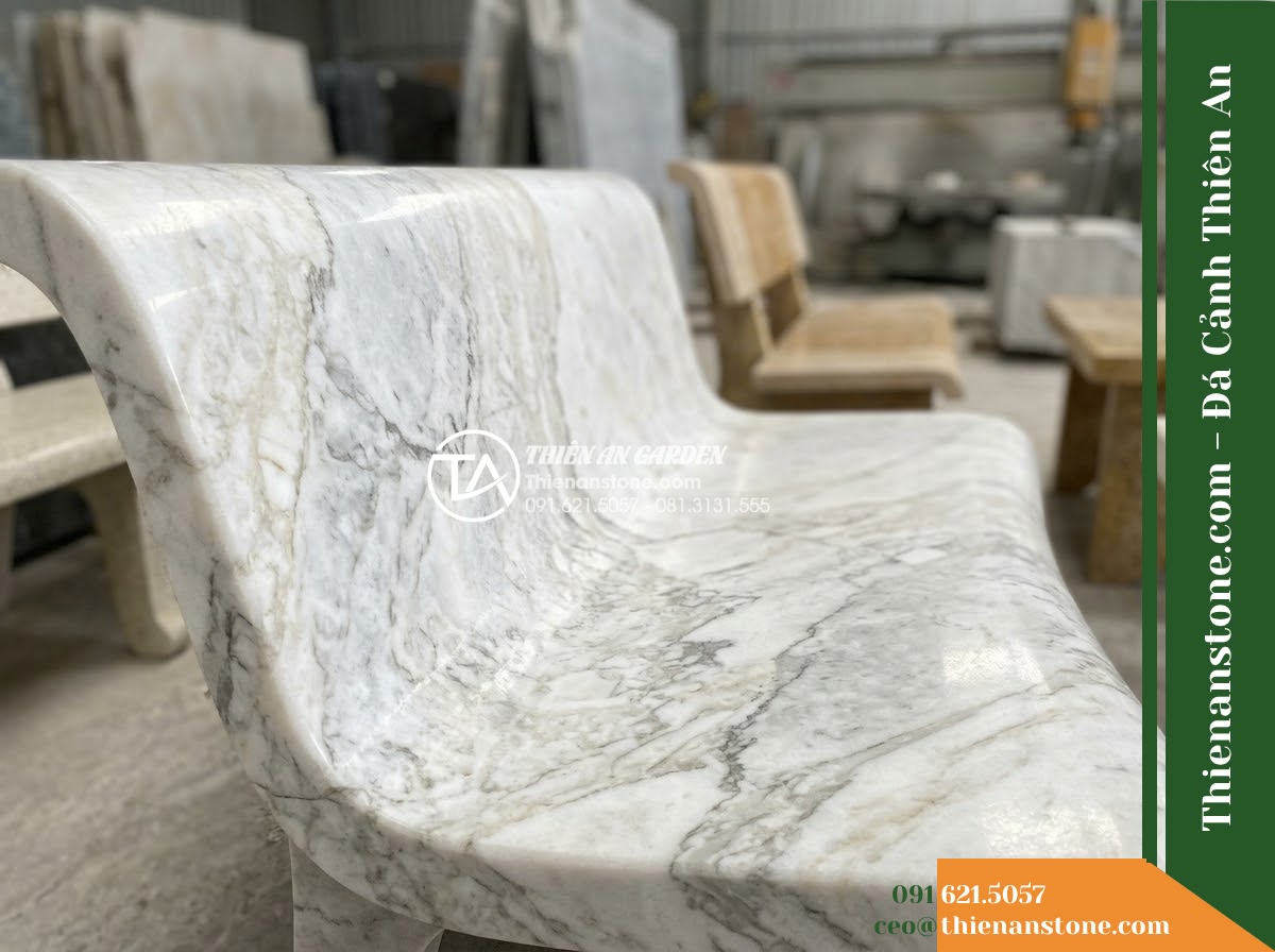 Ghế Đá Granite Nguyên Khối Hưng Thịnh – Kích thước 160 x 45 x 46 cm – Kiểu dáng khối hộp hiện đại, chân thu vào trong. Chất liệu đá granite - Hình 6 Ghế Đá Granite Nguyên Khối Hưng Thịnh – Kích thước 160 x 45 x 46 cm – Kiểu dáng khối hộp hiện đại, chân thu vào trong. Chất liệu đá granite - Showroom display of various natural granite stone benches at Da Canh Thien An, p