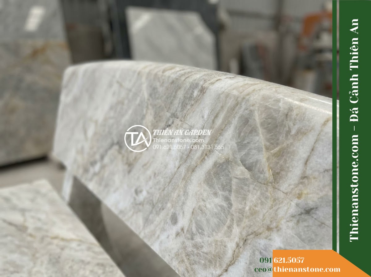Ghế Đá Granite Nguyên Khối Khải Minh – Kích thước 185 x 45 x 45 cm – Kiểu dáng thanh dài, chân chữ T kép. Chất liệu đá granite