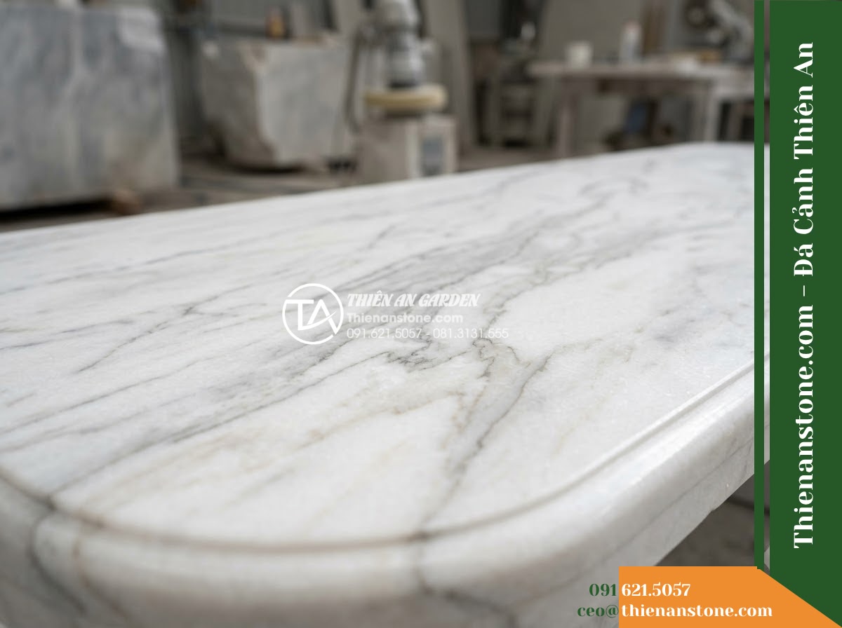 Ghế Đá Granite Nguyên Khối Kim Phúc – Kích thước 145 x 40 x 44 cm – Kiểu dáng nhỏ gọn, mặt dày, chân vuông thấp. Chất liệu đá granite