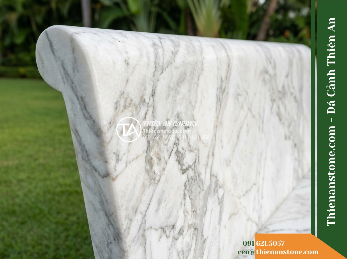 Ghế Đá Granite Nguyên Khối Minh An – Kích thước 180 x 45 x 45 cm – Kiểu dáng chữ nhật tối giản, chân liền khối. Chất liệu đá granite - Hình 2 Ghế Đá Granite Nguyên Khối Minh An – Kích thước 180 x 45 x 45 cm – Kiểu dáng chữ nhật tối giản, chân liền khối. Chất liệu đá granite - natural granite stone bench with natural veins, sitting on a manicured lawn with