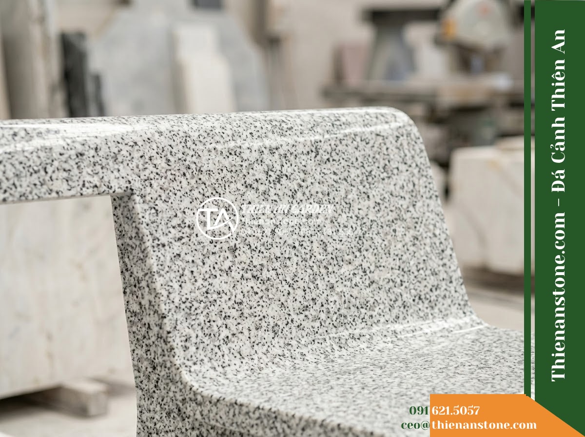 Ghế Đá Granite Nguyên Khối Minh Phát – Kích thước 185 x 48 x 45 cm – Kiểu dáng băng dài, chân trụ đôi bản rộng. Chất liệu đá granite