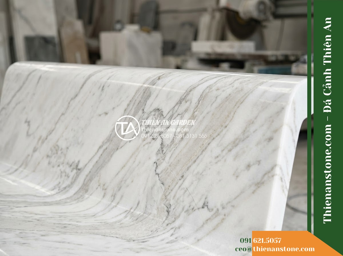 Ghế Đá Granite Nguyên Khối Nhật Minh – Kích thước 155 x 43 x 45 cm – Kiểu dáng thanh mảnh, cạnh vát nhẹ bốn phía. Chất liệu đá granite