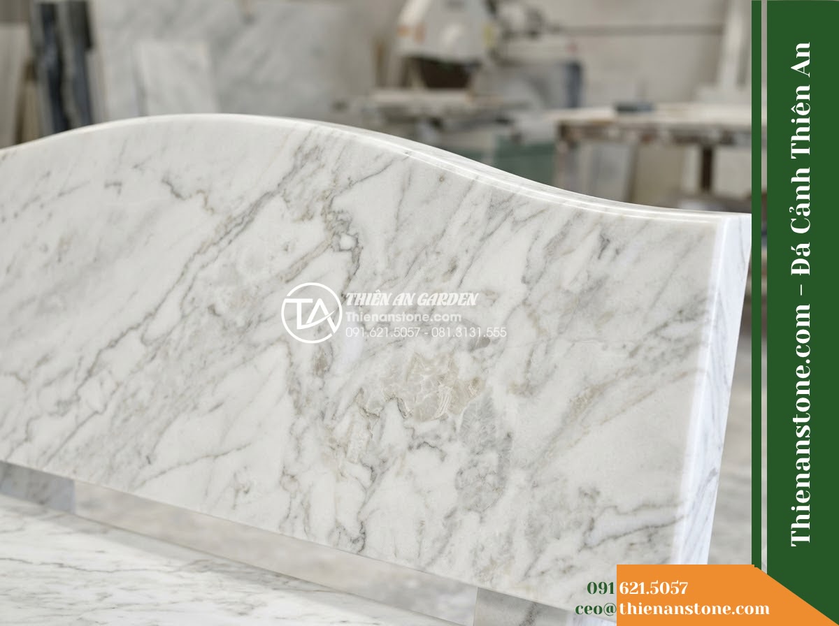 Ghế Đá Granite Nguyên Khối Phú Quý – Kích thước 175 x 48 x 46 cm – Kiểu dáng mặt phẳng, chân khối dày cân xứng. Chất liệu đá granite