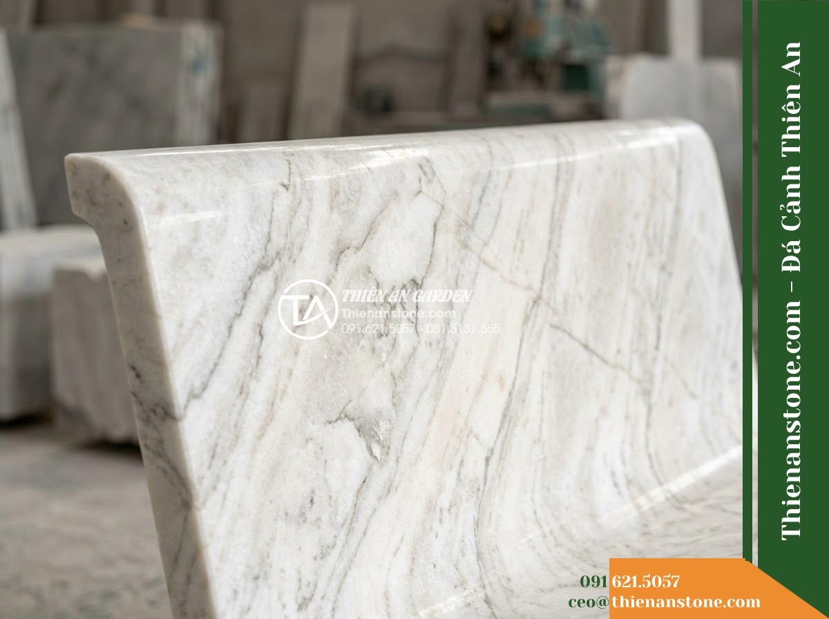 Ghế Đá Granite Nguyên Khối Quốc Thịnh – Kích thước 195 x 50 x 45 cm – Kiểu dáng mặt dài bản lớn, hai chân hộp vuông. Chất liệu đá granite