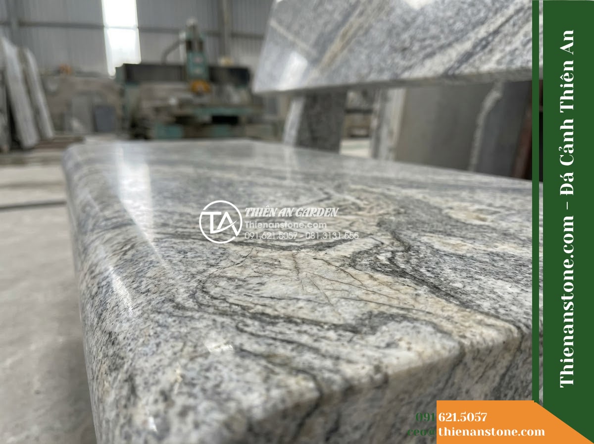 Ghế Đá Granite Nguyên Khối Tâm An – Kích thước 150 x 46 x 45 cm – Kiểu dáng mặt phẳng bo góc nhỏ, chân hộp. Chất liệu đá granite