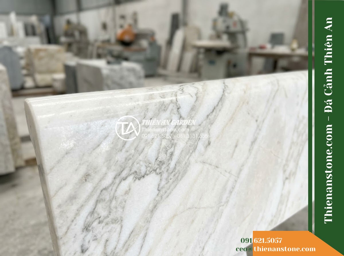 Ghế Đá Granite Nguyên Khối Thành Công – Kích thước 150 x 45 x 45 cm – Kiểu dáng mặt dày, chân trụ đôi tối giản. Chất liệu đá granite