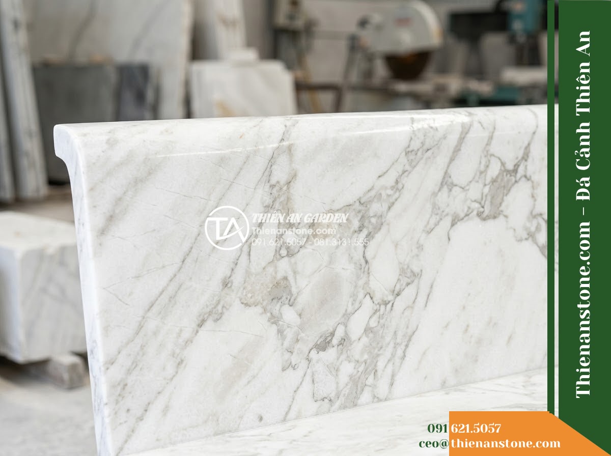 Ghế Đá Granite Nguyên Khối Thanh Phong – Kích thước 155 x 45 x 45 cm – Kiểu dáng mặt cong nhẹ theo chiều dài, chân đôi. Chất liệu đá granite - Hình 6 Ghế Đá Granite Nguyên Khối Thanh Phong – Kích thước 155 x 45 x 45 cm – Kiểu dáng mặt cong nhẹ theo chiều dài, chân đôi. Chất liệu đá granite - Showroom display of various natural granite stone benches at Da Canh Thien An, p
