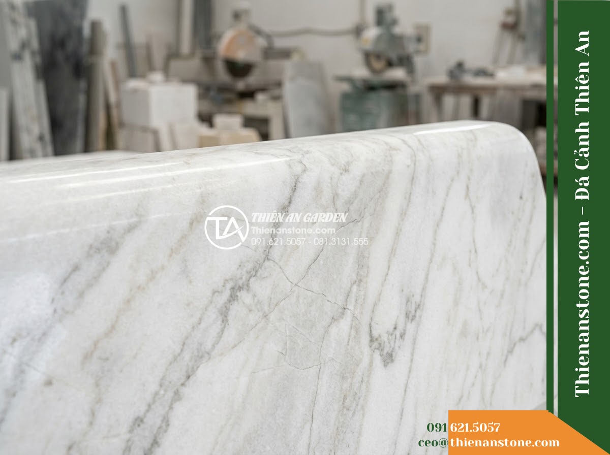 Ghế Đá Granite Nguyên Khối Thiên Phúc – Kích thước 200 x 50 x 45 cm – Kiểu dáng bản lớn, mặt dày, chân liền chắc chắn. Chất liệu đá granite