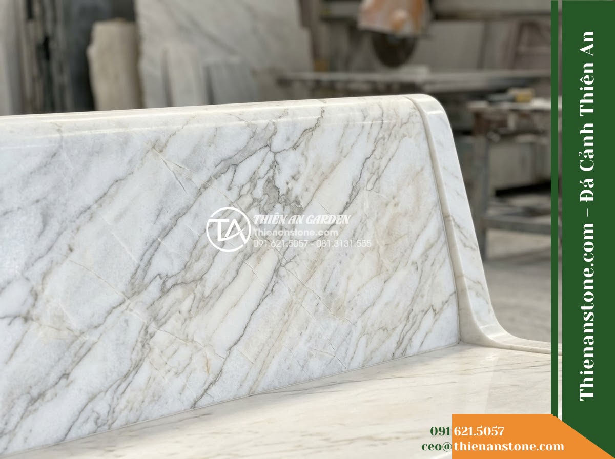 Ghế Đá Granite Nguyên Khối Tường An – Kích thước 160 x 42 x 44 cm – Kiểu dáng thấp gọn, mặt vuông cạnh tinh giản. Chất liệu đá granite - Hình 6 Ghế Đá Granite Nguyên Khối Tường An – Kích thước 160 x 42 x 44 cm – Kiểu dáng thấp gọn, mặt vuông cạnh tinh giản. Chất liệu đá granite - Showroom display of various natural granite stone benches at Da Canh Thien An, p