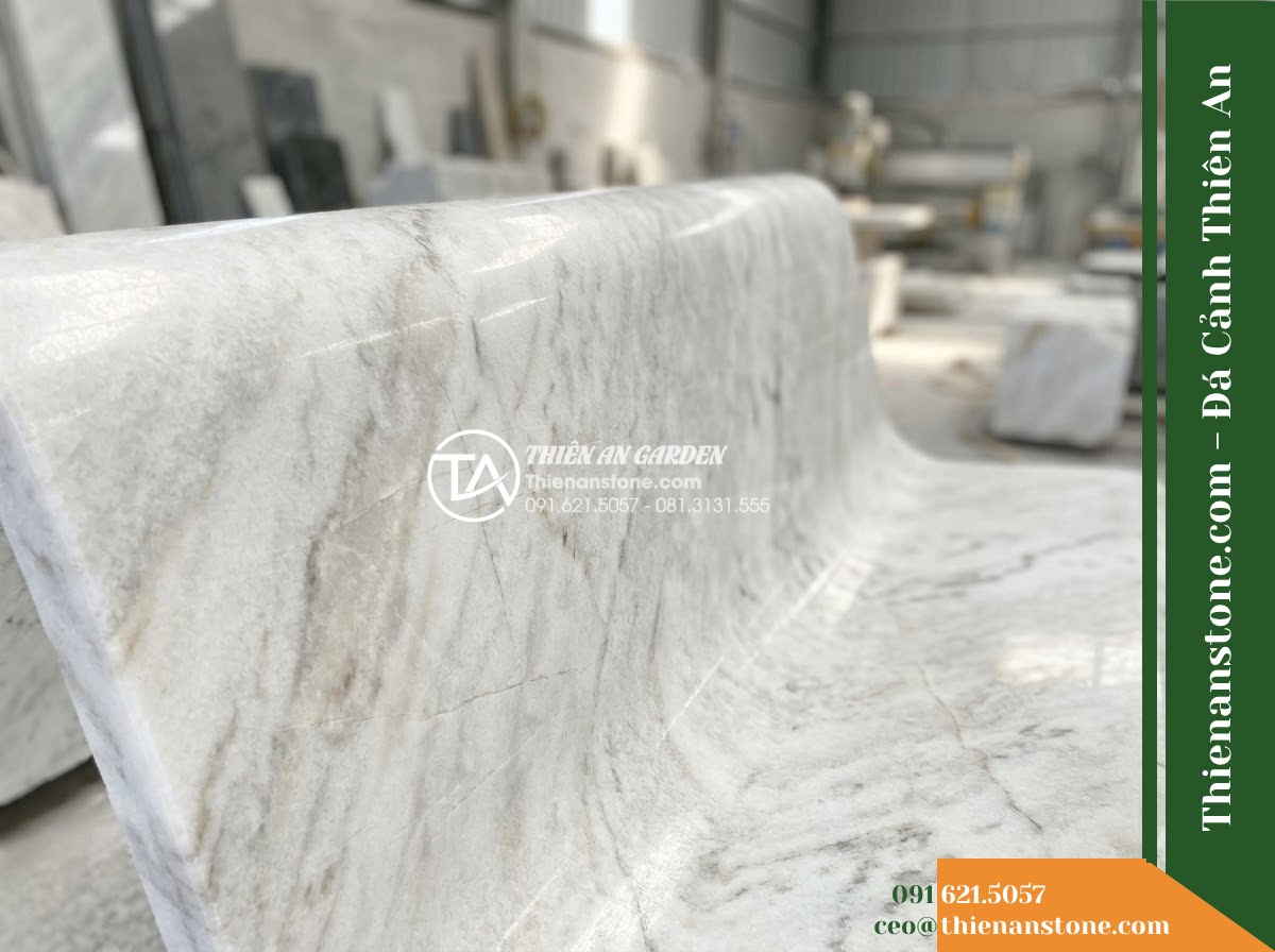 Ghế Đá Granito Bảo Minh – Kích thước 150 x 46 x 45 cm – Kiểu dáng không tựa, mặt cong nhẹ, chân đôi. Chất liệu đá granito (đá mài)