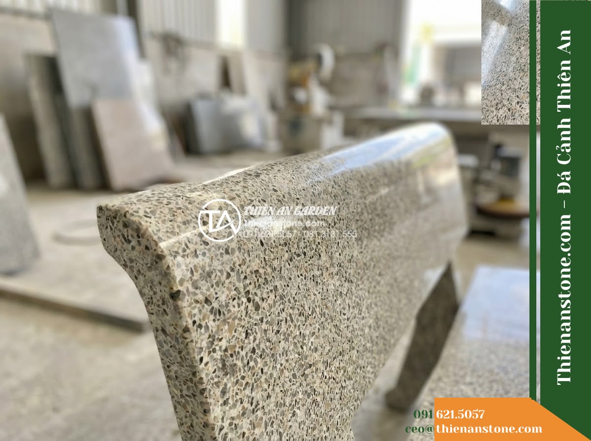 Ghế Đá Granito Đông Phát – Kích thước 180 x 50 x 84 cm – Kiểu dáng tựa cao nan dọc, chân trụ bản lớn. Chất liệu đá granito (đá mài) - Hình 3 Ghế Đá Granito Đông Phát – Kích thước 180 x 50 x 84 cm – Kiểu dáng tựa cao nan dọc, chân trụ bản lớn. Chất liệu đá granito (đá mài) - granito polished stone stone bench flanked by potted bonsai trees on a resort te