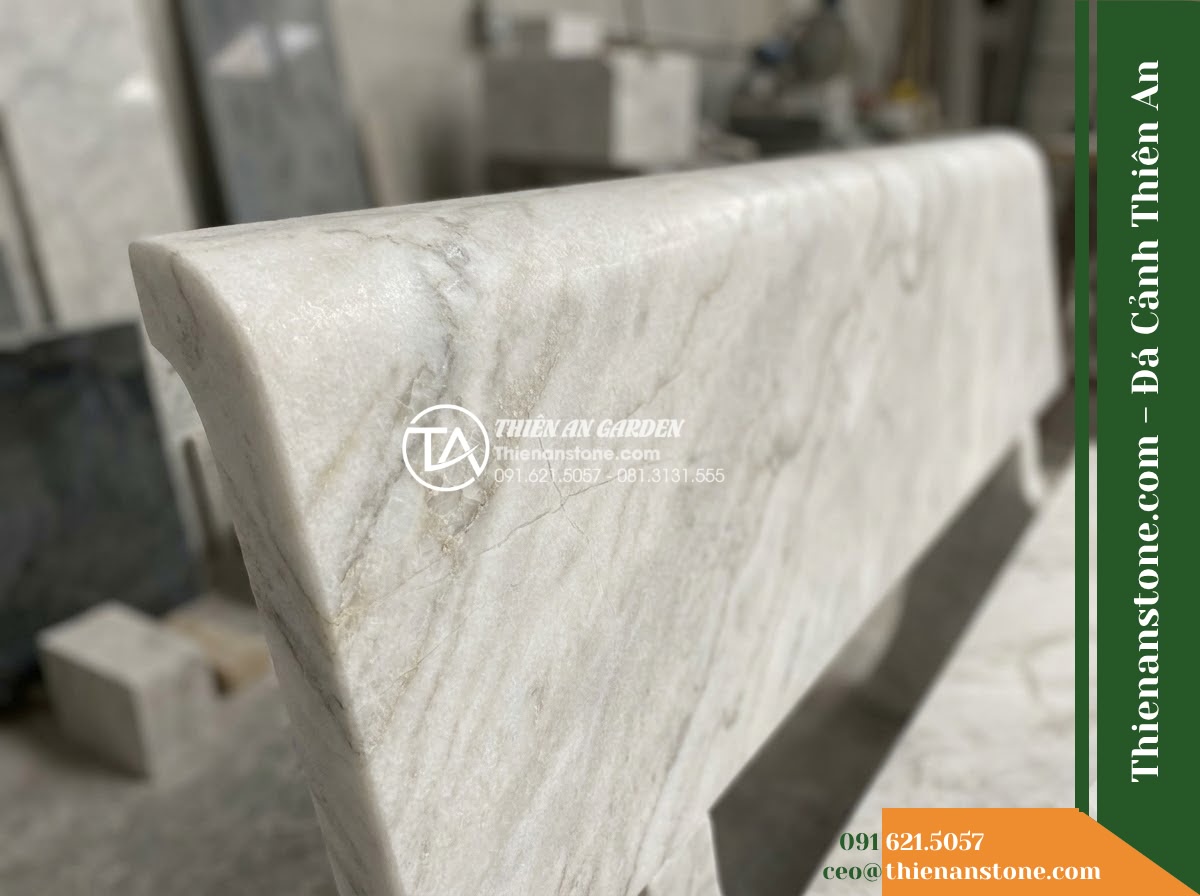 Ghế Đá Granito Gia Hưng – Kích thước 180 x 50 x 78 cm – Kiểu dáng tựa nan ngang, đường nét thanh thoát. Chất liệu đá granito (đá mài) - Hình 2 Ghế Đá Granito Gia Hưng – Kích thước 180 x 50 x 78 cm – Kiểu dáng tựa nan ngang, đường nét thanh thoát. Chất liệu đá granito (đá mài) - granito polished stone stone bench with natural veins, sitting on a manicured la