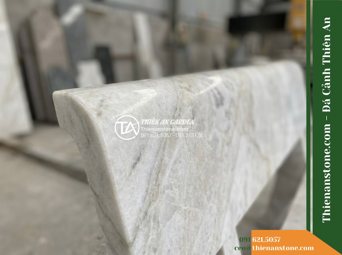 Ghế Đá Granito Gia Hưng – Kích thước 180 x 50 x 78 cm – Kiểu dáng tựa nan ngang, đường nét thanh thoát. Chất liệu đá granito (đá mài) - Hình 6 Ghế Đá Granito Gia Hưng – Kích thước 180 x 50 x 78 cm – Kiểu dáng tựa nan ngang, đường nét thanh thoát. Chất liệu đá granito (đá mài) - Showroom display of various granito polished stone stone benches at Da Canh Thie