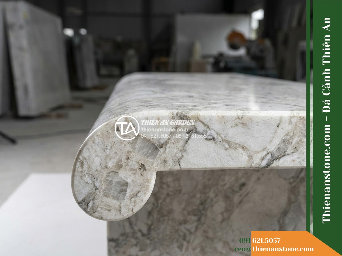 Ghế Đá Granito Kim An – Kích thước 145 x 44 x 45 cm – Kiểu dáng không tựa nhỏ gọn, cạnh bo tròn. Chất liệu đá granito (đá mài) - Hình 6 Ghế Đá Granito Kim An – Kích thước 145 x 44 x 45 cm – Kiểu dáng không tựa nhỏ gọn, cạnh bo tròn. Chất liệu đá granito (đá mài) - Showroom display of various granito polished stone stone benches at Da Canh Thie