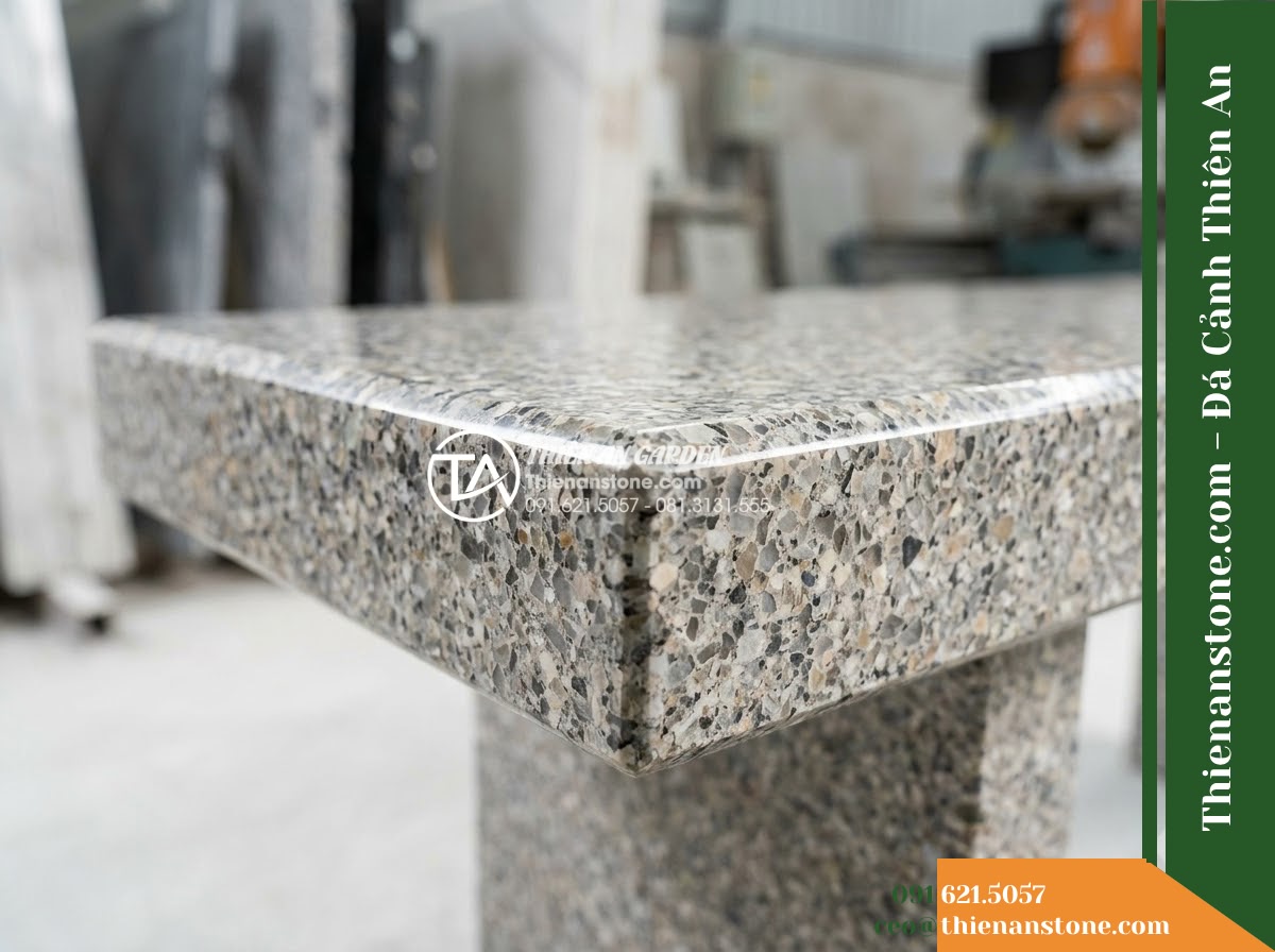 Ghế Đá Granito Nam Phúc – Kích thước 160 x 46 x 45 cm – Kiểu dáng băng không tựa, chân chữ T. Chất liệu đá granito (đá mài)