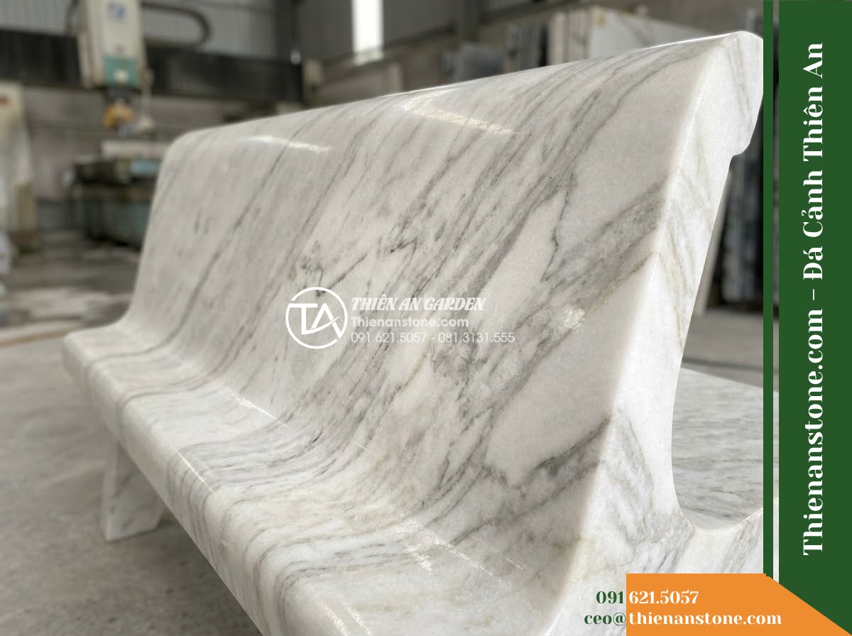 Ghế Đá Granito Nhật Phúc – Kích thước 180 x 48 x 80 cm – Kiểu dáng tựa thẳng thanh mảnh, chân chữ A. Chất liệu đá granito (đá mài)