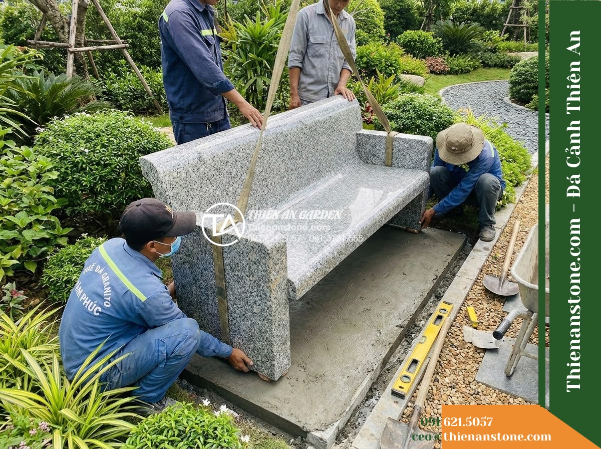 Ghế Đá Granito Tâm Phúc – Kích thước 175 x 50 x 80 cm – Kiểu dáng tựa cong liền, tay vịn vuông. Chất liệu đá granito (đá mài)