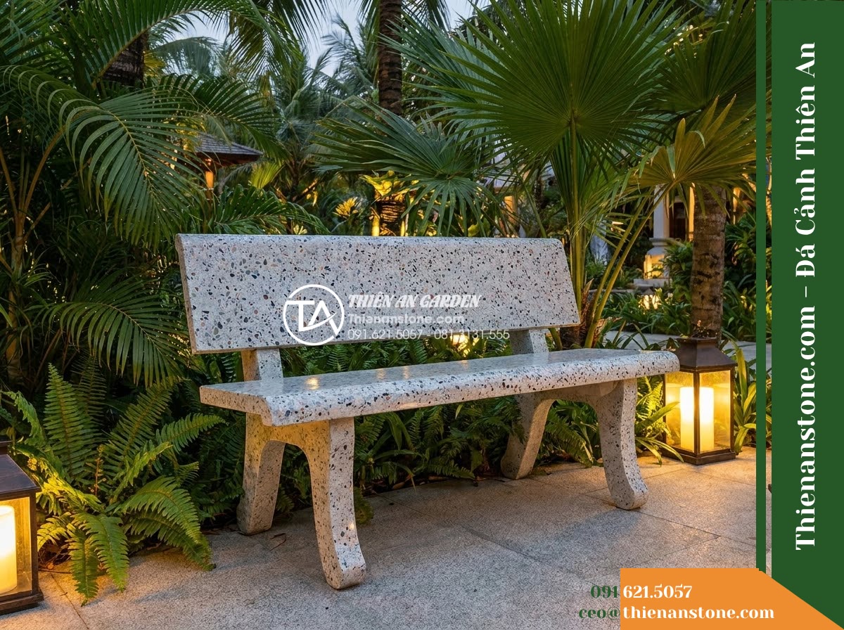 Ghế Đá Granito Thanh Bình – Kích thước 160 x 50 x 80 cm – Kiểu dáng có tựa thẳng, chân cong nhẹ. Chất liệu đá granito (đá mài)