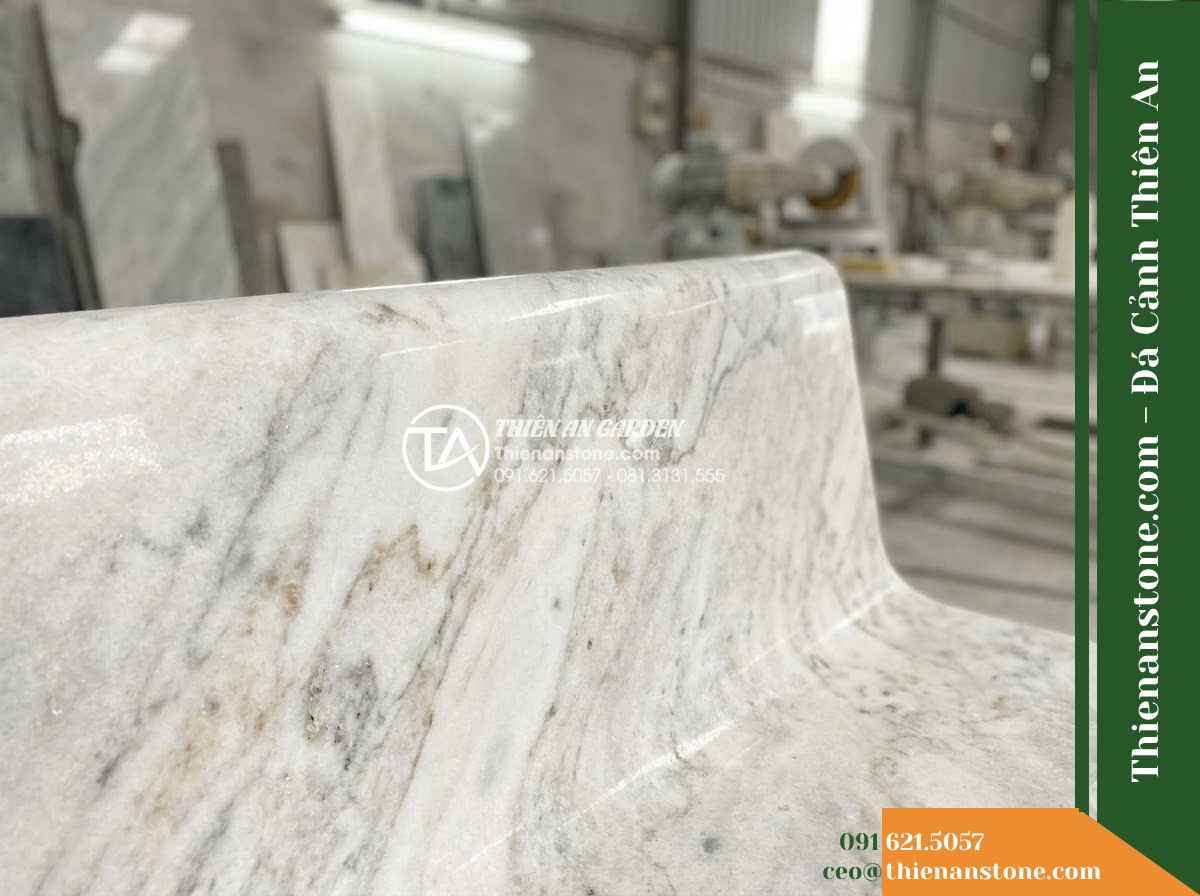 Ghế Đá Granito Trường Phúc – Kích thước 170 x 52 x 83 cm – Kiểu dáng tựa cao liền tấm, chân trụ vuông. Chất liệu đá granito (đá mài) - Hình 2 Ghế Đá Granito Trường Phúc – Kích thước 170 x 52 x 83 cm – Kiểu dáng tựa cao liền tấm, chân trụ vuông. Chất liệu đá granito (đá mài) - granito polished stone stone bench with natural veins, sitting on a manicured la