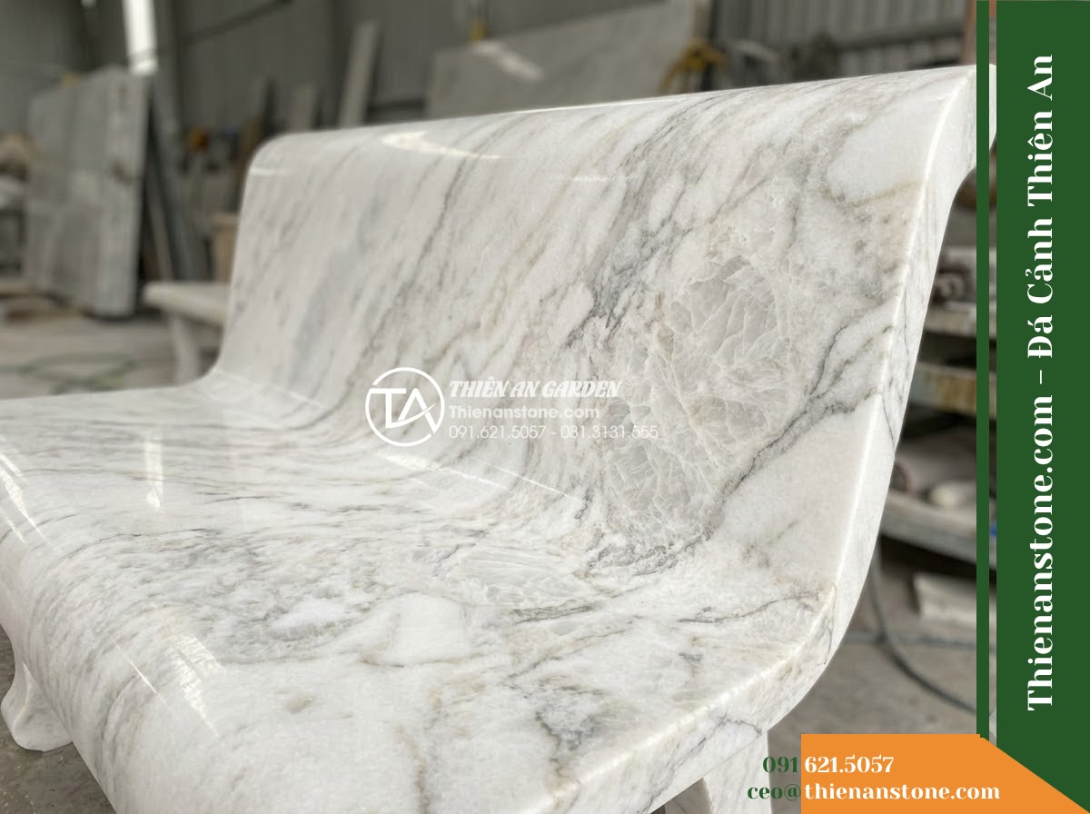Ghế Đá Granito Vĩnh An – Kích thước 150 x 48 x 78 cm – Kiểu dáng tựa liền, đỉnh tựa bo bán nguyệt. Chất liệu đá granito (đá mài)