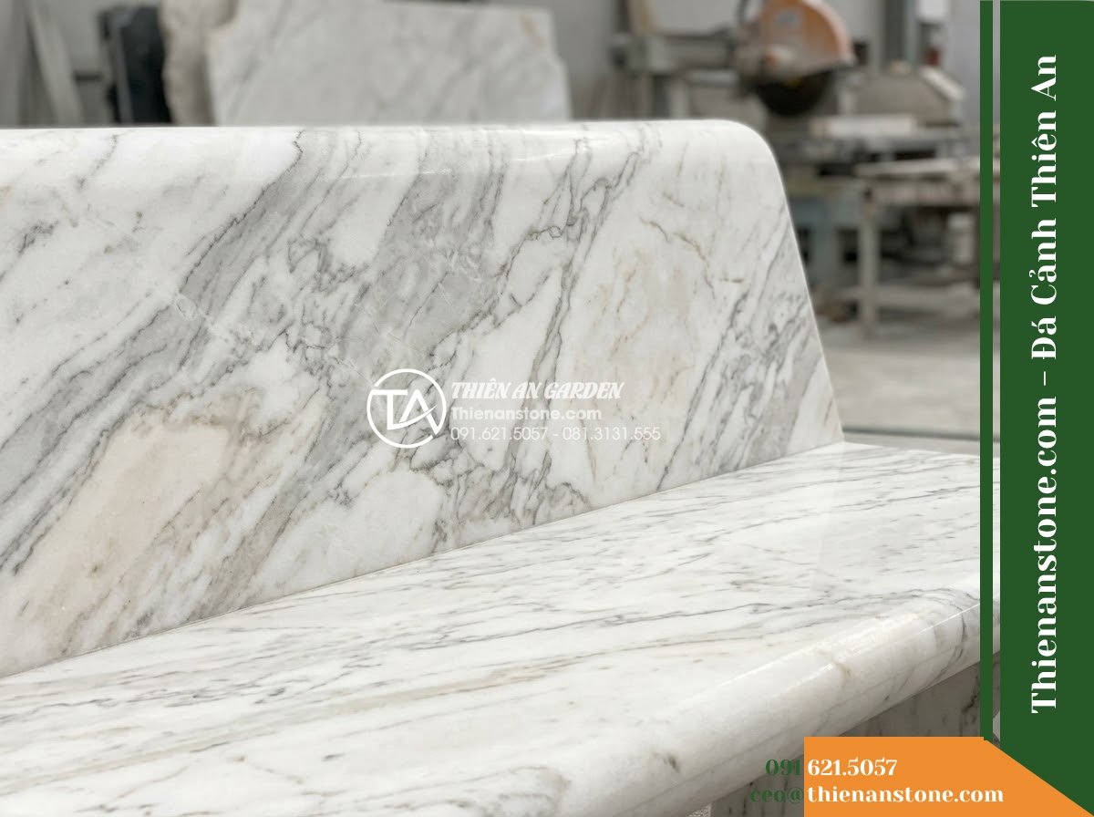 Ghế Đá Sân Trường Gieo Mầm – Kích thước 155 x 45 x 45 cm – Kiểu dáng băng dài không tựa, chân hộp. Chất liệu đá vân mây - Hình 6 Ghế Đá Sân Trường Gieo Mầm – Kích thước 155 x 45 x 45 cm – Kiểu dáng băng dài không tựa, chân hộp. Chất liệu đá vân mây - Showroom display of various cloud marble stone benches at Da Canh Thien An, prof