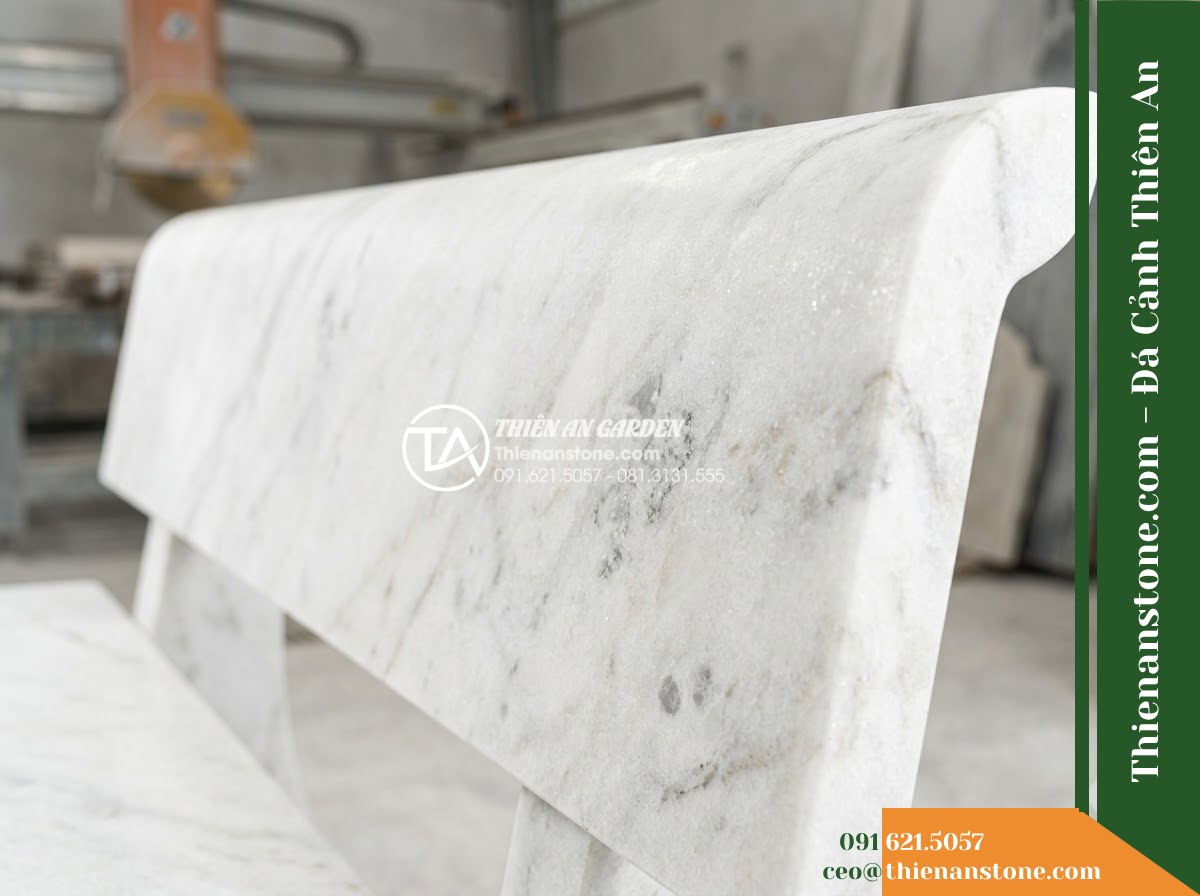 Ghế Đá Sân Trường Hoa Phượng – Kích thước 180 x 50 x 80 cm – Kiểu dáng có tựa thẳng, chân trụ chắc chắn. Chất liệu đá vàng cẩm thạch - Hình 6 Ghế Đá Sân Trường Hoa Phượng – Kích thước 180 x 50 x 80 cm – Kiểu dáng có tựa thẳng, chân trụ chắc chắn. Chất liệu đá vàng cẩm thạch - Showroom display of various golden marble stone benches at Da Canh Thien An, pro