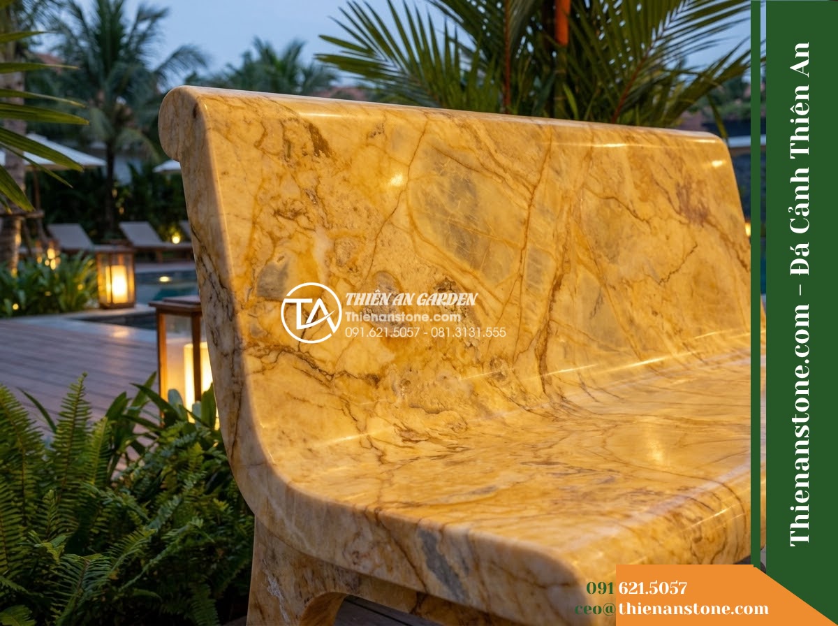 Ghế Đá Sân Trường Khai Tâm – Kích thước 150 x 46 x 45 cm – Kiểu dáng không tựa, mặt bo góc mềm. Chất liệu đá vàng cẩm thạch