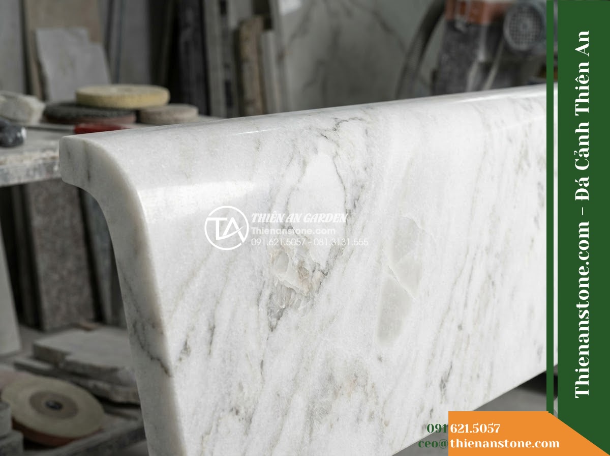 Ghế Đá Sân Trường Khai Tâm – Kích thước 150 x 46 x 45 cm – Kiểu dáng không tựa, mặt bo góc mềm. Chất liệu đá Xanh rêu