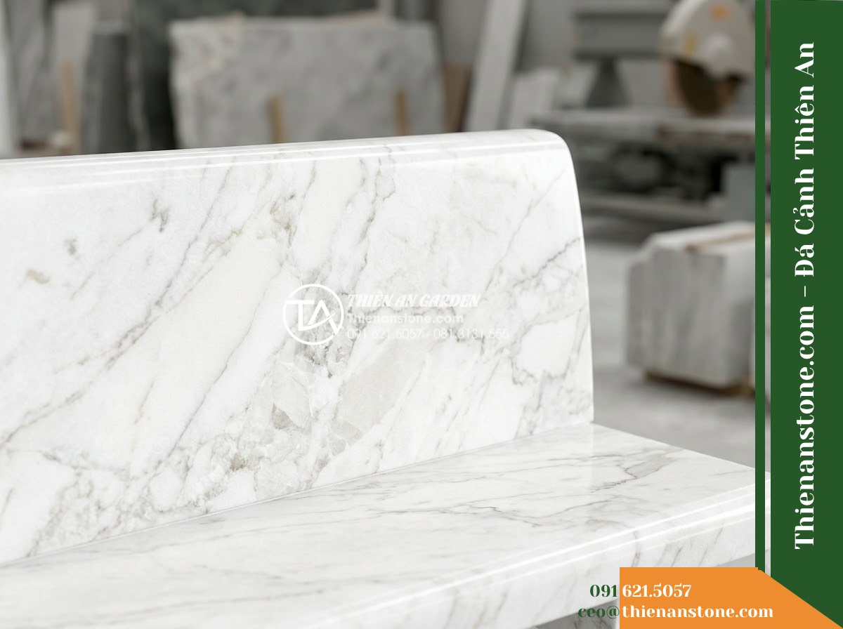 Ghế Đá Sân Trường Ngày Mới – Kích thước 150 x 45 x 45 cm – Kiểu dáng không tựa gọn nhẹ, cạnh bo tròn. Chất liệu đá Xanh rêu - Hình 3 Ghế Đá Sân Trường Ngày Mới – Kích thước 150 x 45 x 45 cm – Kiểu dáng không tựa gọn nhẹ, cạnh bo tròn. Chất liệu đá Xanh rêu - A green moss stone stone bench at golden hour, warm sunset light casting long sh