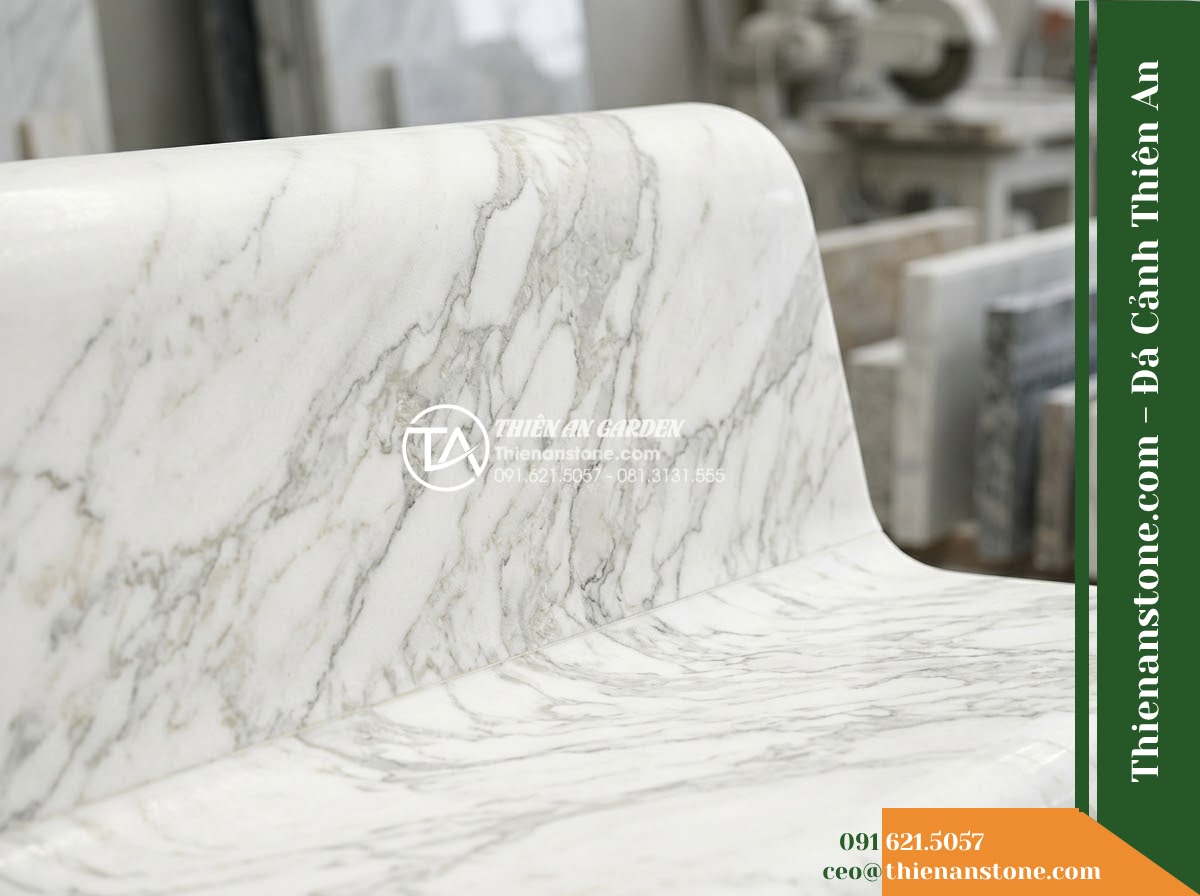 Ghế Đá Sân Trường Ngôi Sao – Kích thước 170 x 48 x 80 cm – Kiểu dáng tựa liền bo cong, mặt ngồi rộng. Chất liệu đá hoa cương