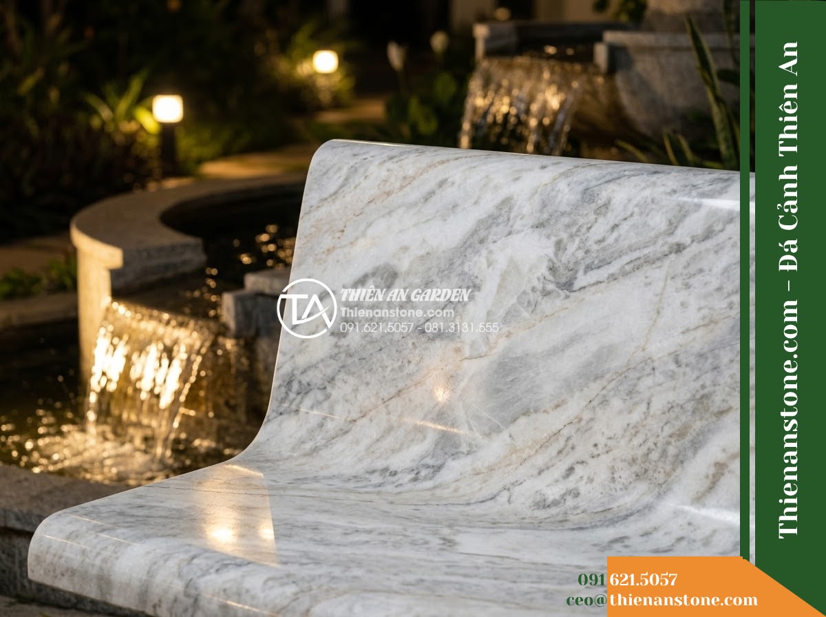 Ghế Đá Sân Trường Sao Mai – Kích thước 160 x 48 x 80 cm – Kiểu dáng tựa nan dọc bo cong, chân trụ đôi. Chất liệu đá vân mây