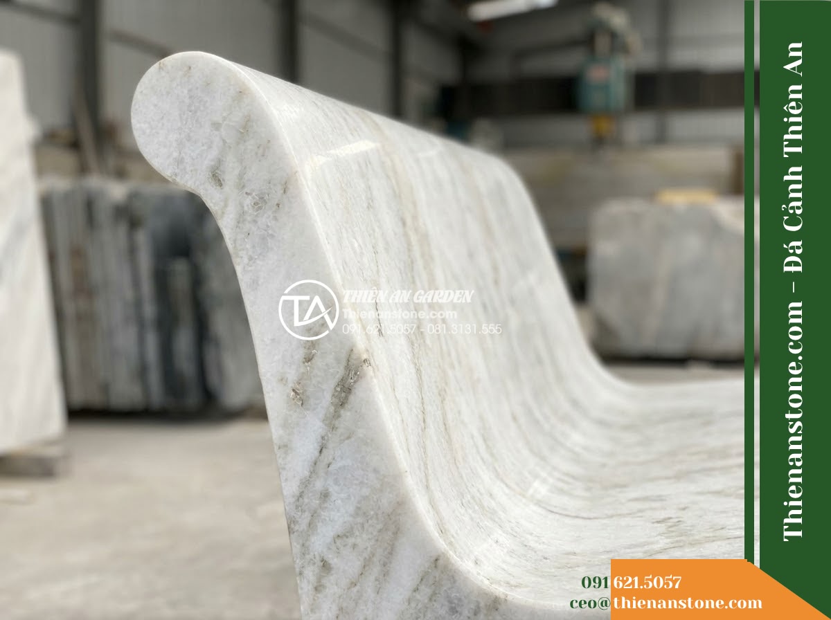 Ghế Đá Sân Trường Thân Thiện – Kích thước 160 x 45 x 45 cm – Kiểu dáng băng dài không tựa, chân chữ U. Chất liệu đá hoa cương - Hình 6 Ghế Đá Sân Trường Thân Thiện – Kích thước 160 x 45 x 45 cm – Kiểu dáng băng dài không tựa, chân chữ U. Chất liệu đá hoa cương - Showroom display of various granite stone benches at Da Canh Thien An, professio