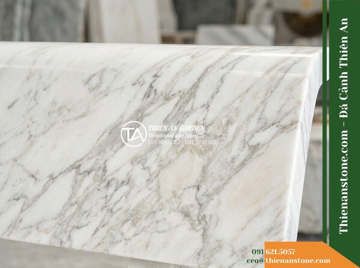 Ghế Đá Sân Trường Tuổi Hồng – Kích thước 160 x 45 x 45 cm – Kiểu dáng không tựa, mặt dài bo cạnh. Chất liệu đá hoa cương