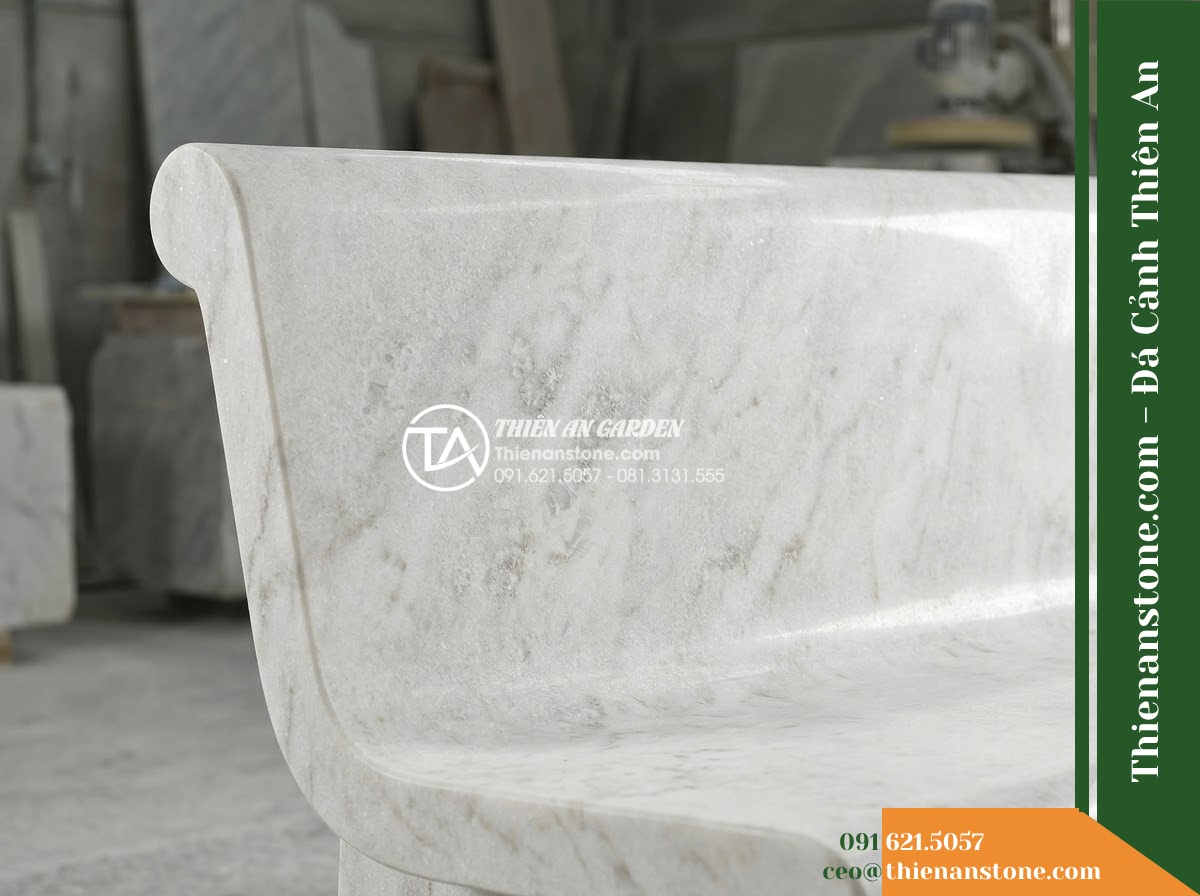Ghế Đá Sân Trường Tuổi Hồng – Kích thước 160 x 45 x 45 cm – Kiểu dáng không tựa, mặt dài bo cạnh. Chất liệu đá Xanh rêu