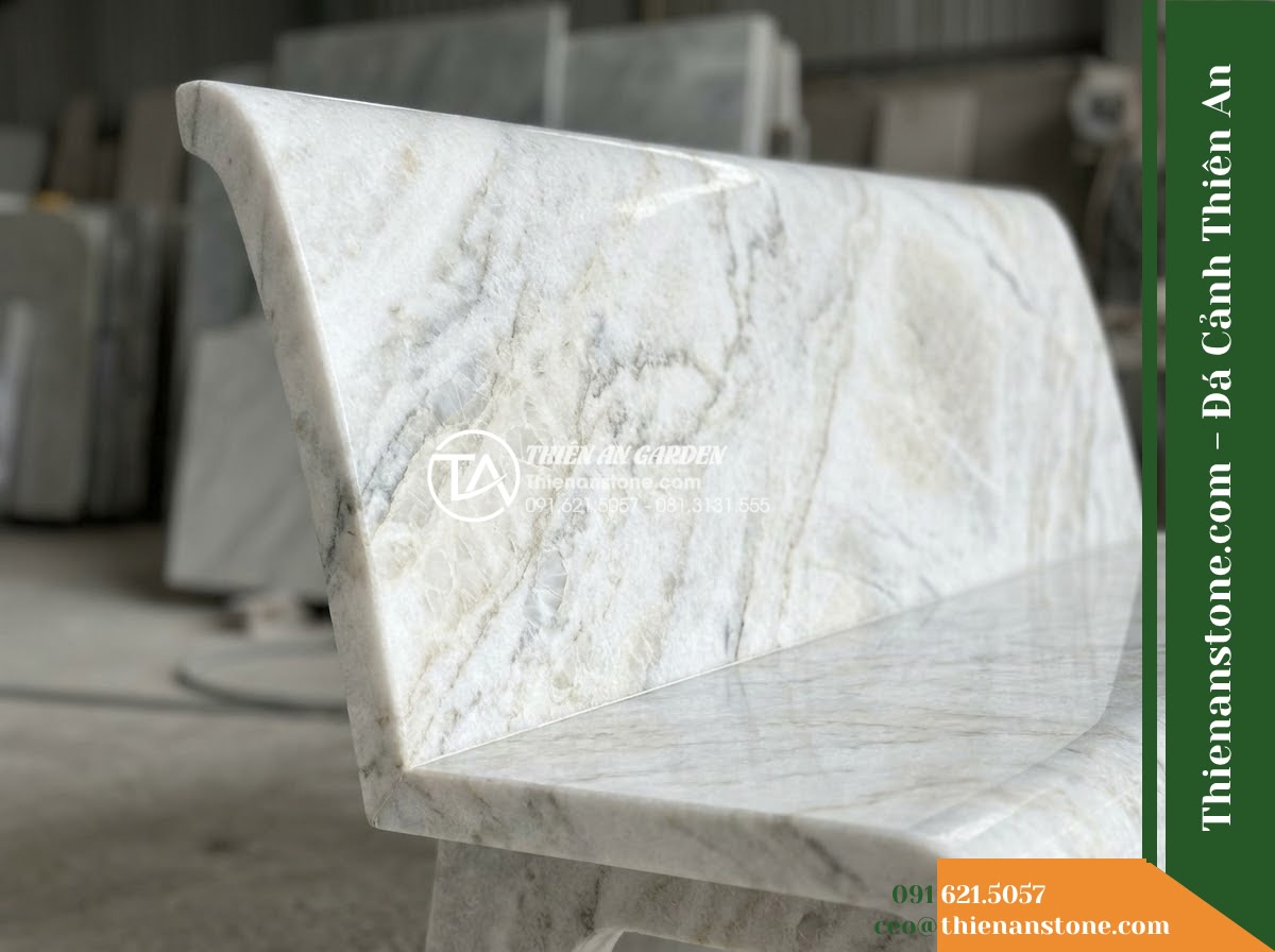 Ghế Đá Sân Trường Tuổi Hồng – Kích thước 160 x 45 x 45 cm – Kiểu dáng không tựa, mặt dài bo cạnh. Chất liệu đá Xanh rêu