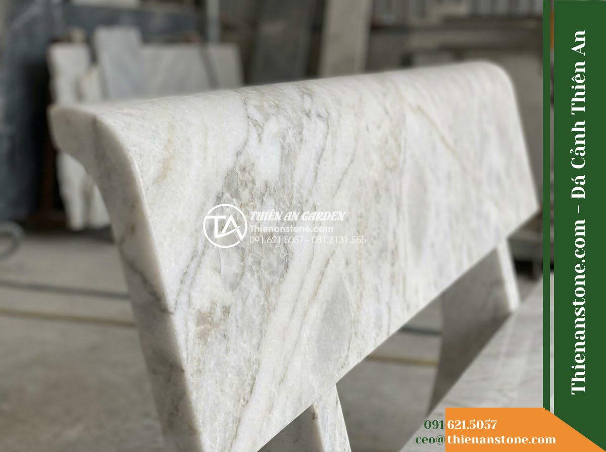 Ghế Đá Sân Trường Tuổi Thơ – Kích thước 145 x 44 x 45 cm – Kiểu dáng băng thấp, hai đầu bo tròn. Chất liệu đá vàng cẩm thạch - Hình 6 Ghế Đá Sân Trường Tuổi Thơ – Kích thước 145 x 44 x 45 cm – Kiểu dáng băng thấp, hai đầu bo tròn. Chất liệu đá vàng cẩm thạch - Showroom display of various golden marble stone benches at Da Canh Thien An, pro