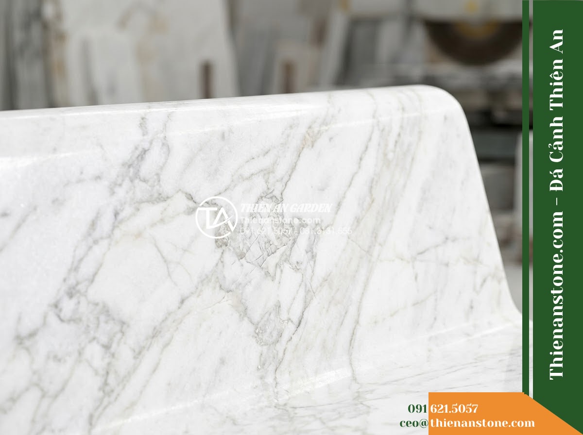 Ghế Đá Sân Trường Ước Mơ – Kích thước 160 x 45 x 45 cm – Kiểu dáng không tựa, mặt cong nhẹ. Chất liệu đá Xanh rêu