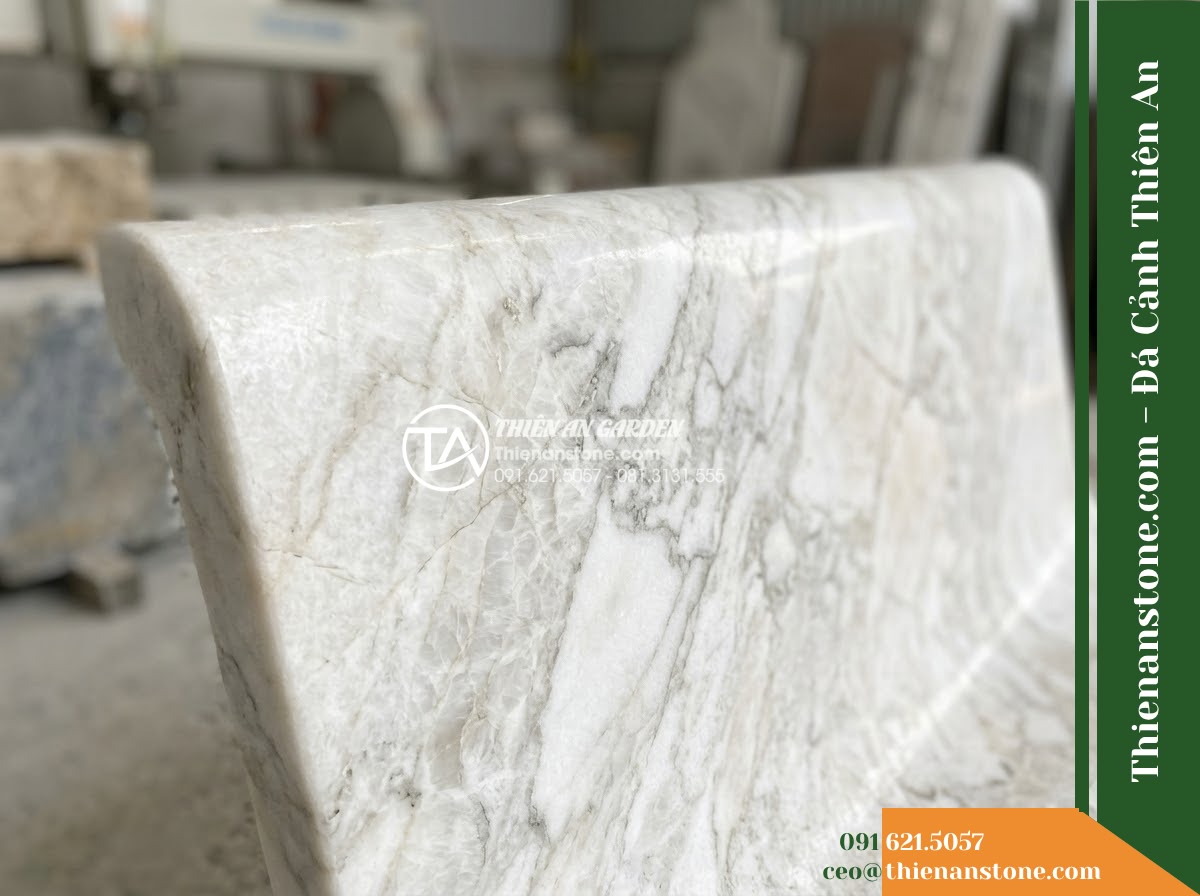 Ghế Đá Sân Trường Ước Mơ – Kích thước 160 x 45 x 45 cm – Kiểu dáng không tựa, mặt cong nhẹ. Chất liệu đá Xanh rêu