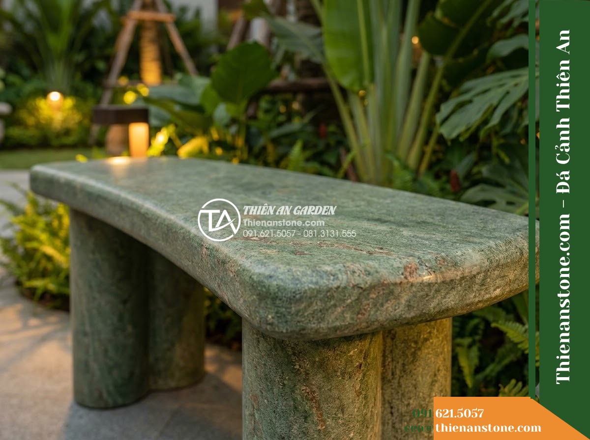 Ghế Đá Sân Trường Ươm Mầm – Kích thước 140 x 42 x 45 cm – Kiểu dáng nhỏ gọn không tựa, chân trụ đôi. Chất liệu đá Xanh rêu
