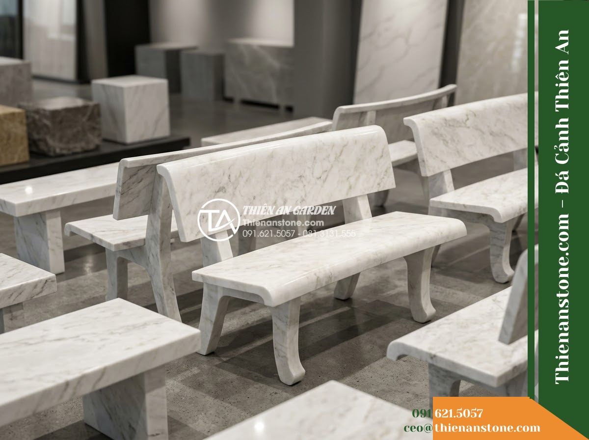Ghế Đá Sân Trường Vững Bước – Kích thước 175 x 48 x 80 cm – Kiểu dáng tựa cong thấp, hai đầu vuông. Chất liệu đá vân mây - Hình 6 Ghế Đá Sân Trường Vững Bước – Kích thước 175 x 48 x 80 cm – Kiểu dáng tựa cong thấp, hai đầu vuông. Chất liệu đá vân mây - Showroom display of various cloud marble stone benches at Da Canh Thien An, prof