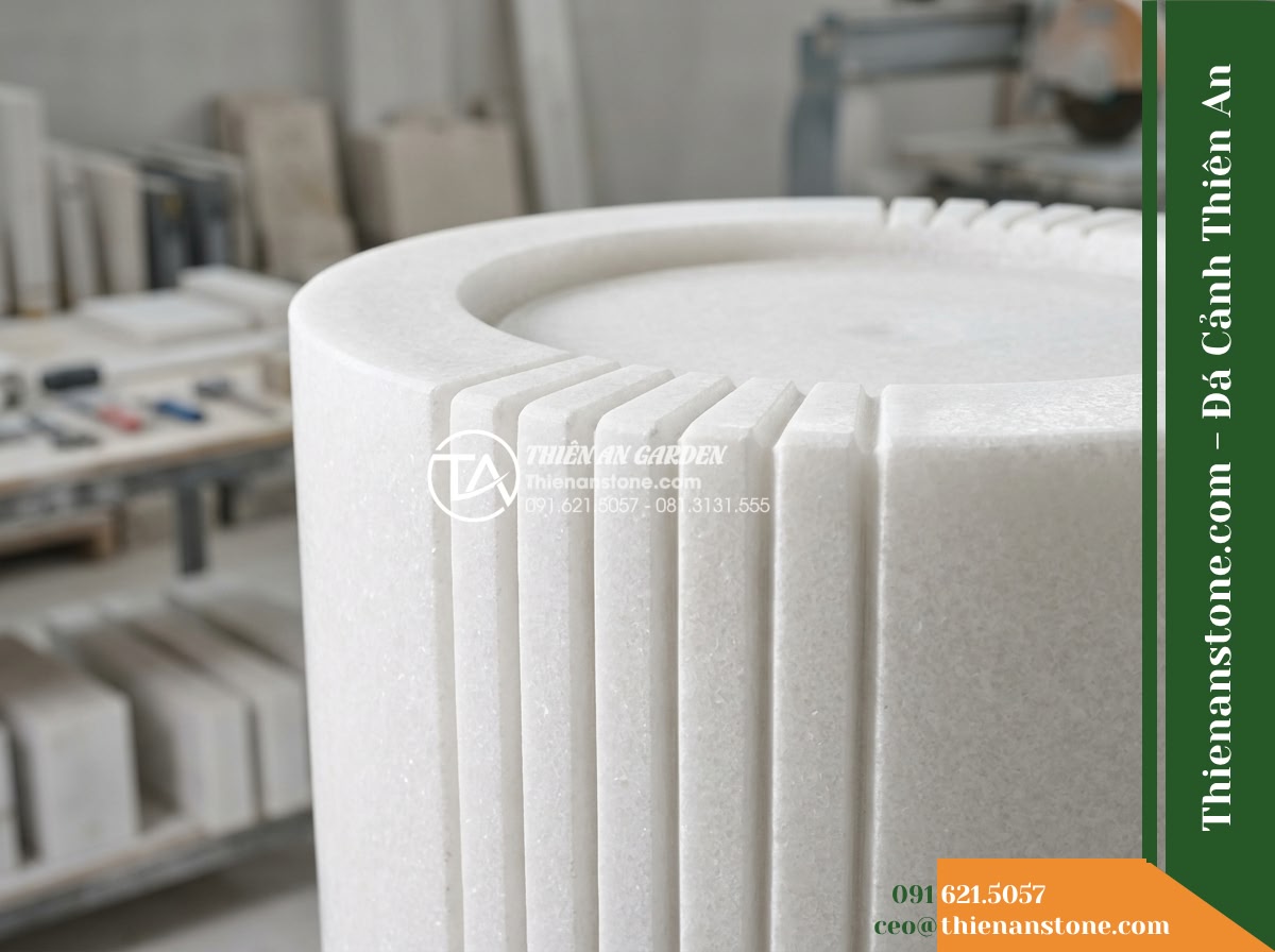 Trụ Phun Tròn Xẻ Rãnh Dọc Thân, Mài Mịn D35cm Cao 1m - Hình 15 Trụ Phun Tròn Xẻ Rãnh Dọc Thân, Mài Mịn D35cm Cao 1m - Close technical photograph focusing on the top circular water weir and the upper