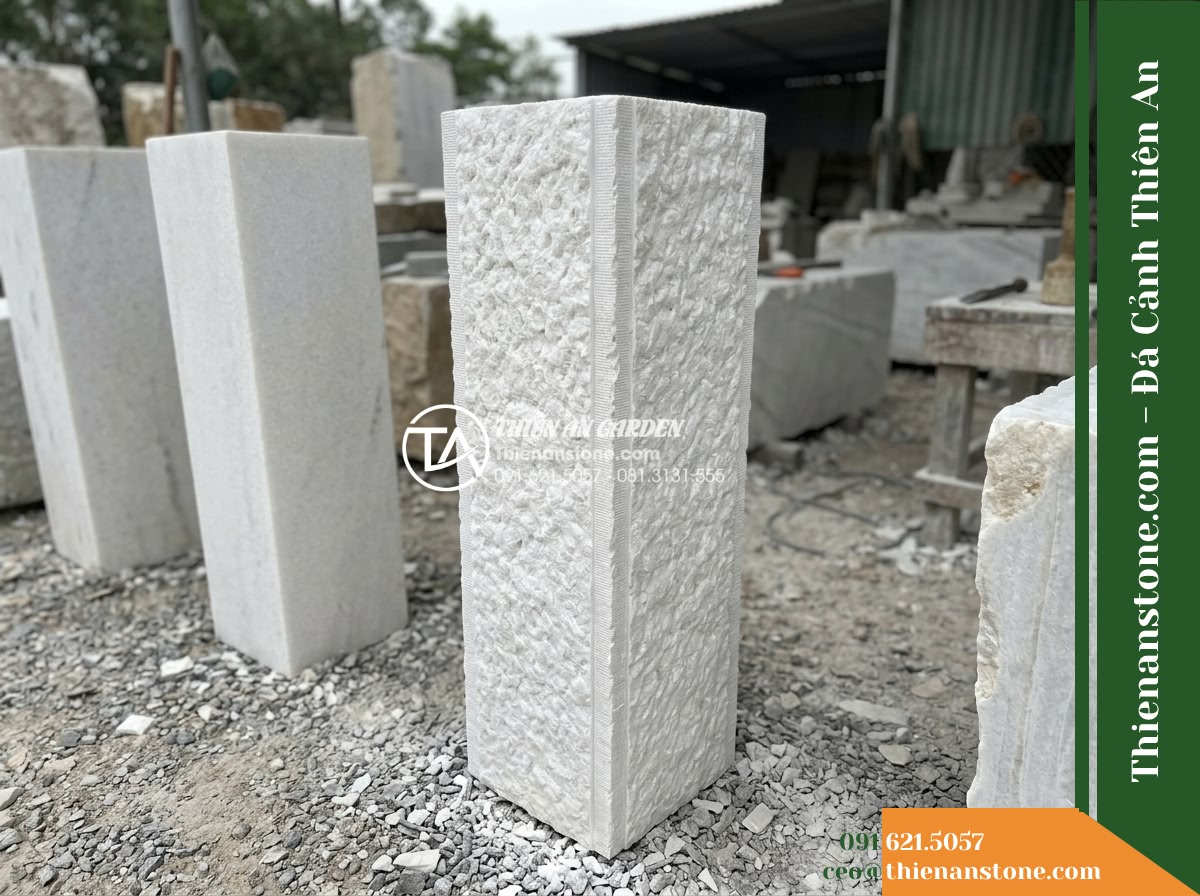 Trụ Phun Vuông Khò Nhám 4 Mặt, Cắt Thô 30x30cm Cao 1m